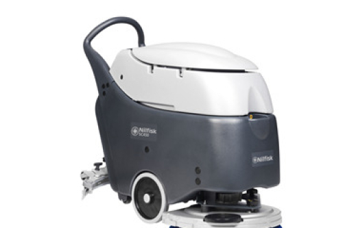 De Nilfisk SC450 schrobzuigmachine presteert evengoed op vloeren van scholen, ziekenhuizen, magazijnen, kantoren en winkels als in financieel opzicht.
