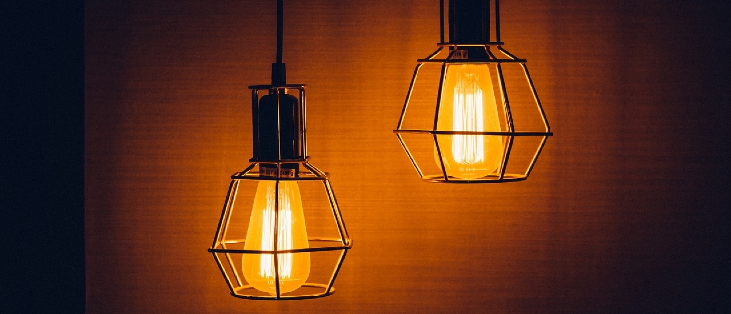 Verlichtingstips voor de Perfecte Sfeer in Huis: Van Lichtplan tot Dimmers