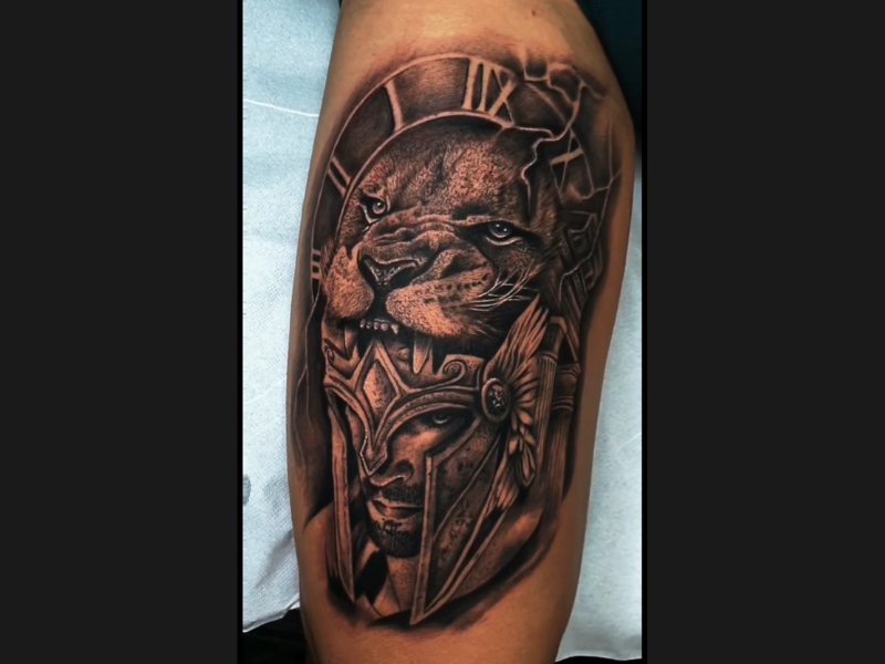 Romein met leeuwenkop realisme tattoo Gent