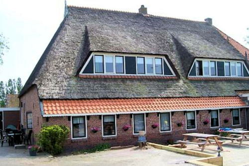 Vakantiehuis voor 30 personen in Holwerd Friesland
