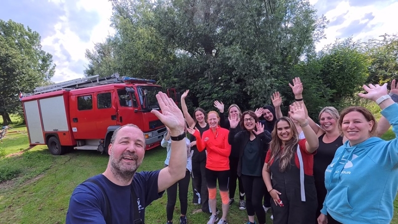 Dag saaie teamactiviteit. Welkom brandweeruitje