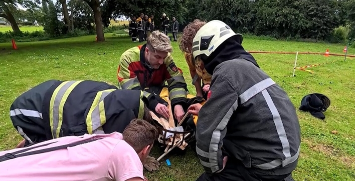 Samenwerken tijdens de brandweer workshop