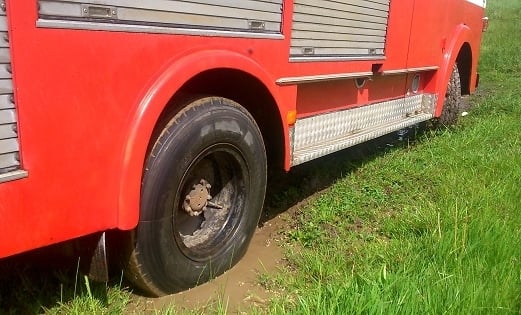 Slippende wielen van de brandweerauto