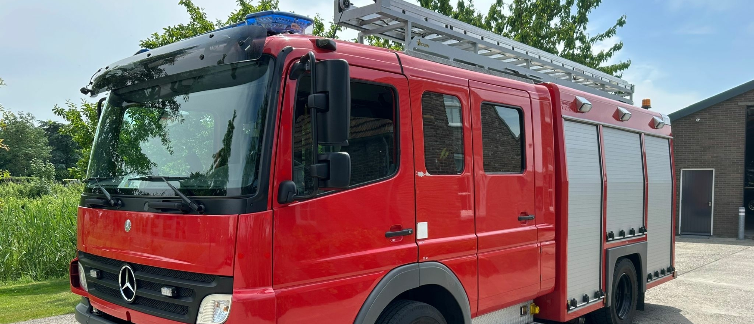 Tankautospuit huren voor een realistische brandweeroefening (BHV/calamiteiten)