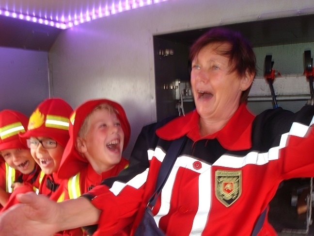 plezier tijdens de familiedag bij de brandweer