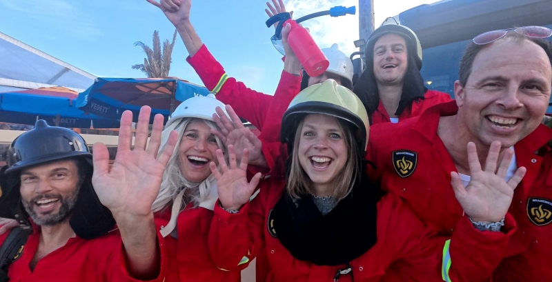 Groep actievelingen bij de brandweer