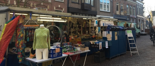 Markt Hoorn op zaterdag tegenover Xenos
