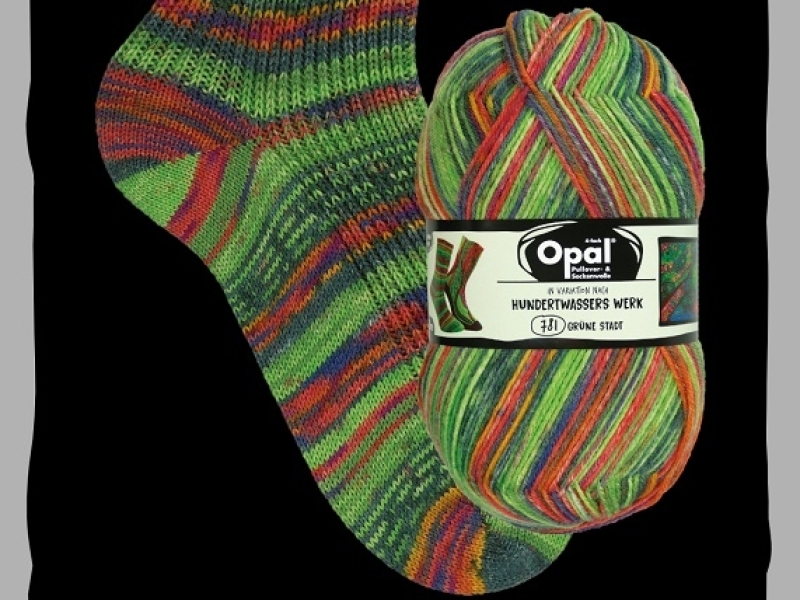 Gebreide sok en bol wol van Opal 4-draads sokkenwol Hundertwasser Opal 4-draads sokkenwol Hundertwasser 4052 Grune stadt
