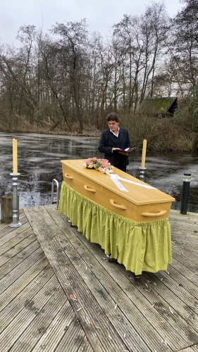 Thuisopbaring Brenda Molenaar uitvaartzorg