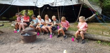 leeftijdsgenoten vakantievriendjes gezinsvakantie survival kamperen Ardennen