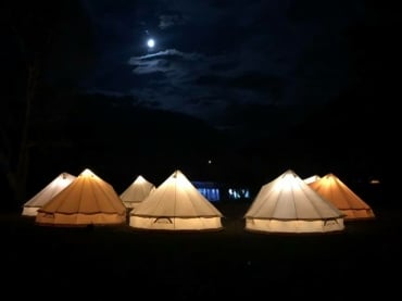 slapen tent schoolkamp Ardennen camping schoolgroep groepsaccommodatie schoolreis outdoorkamp