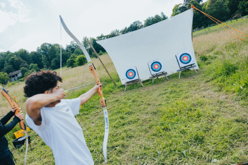 pijl en boog op de camping