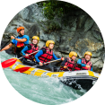 raft spannend adrenaline plezier wildwater rivier Dora Baltea genieten gezin vakantie Aosta stad Noord Italië