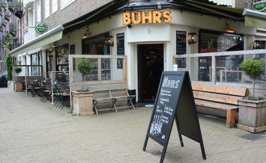 Nieuwe geluidsinstallatie Café Bührs in De Pijp, Amsterdam