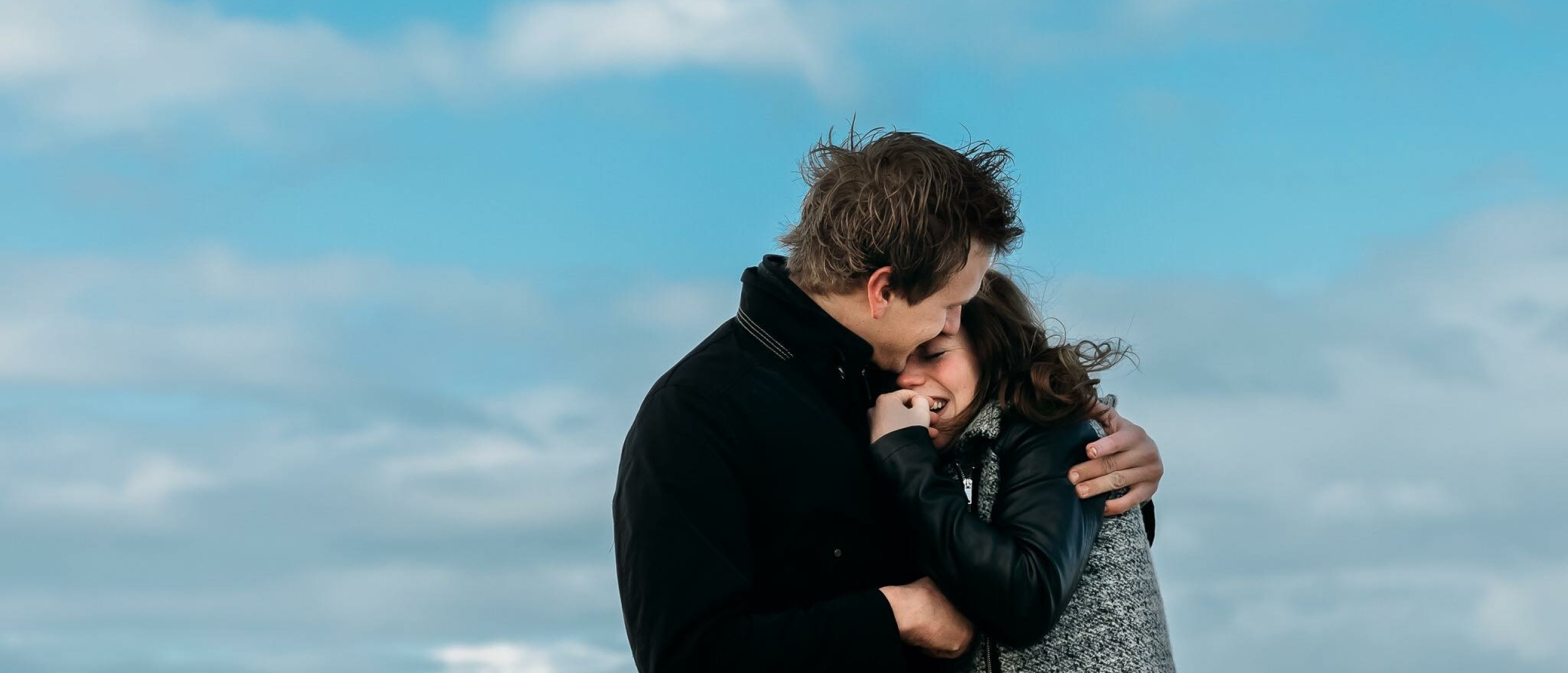 huwelijksaanzoek--loveshoot-op-texel-bydianne