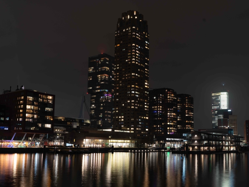 Rotterdam bij nacht