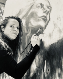 Carlotta Adriaansz in studio