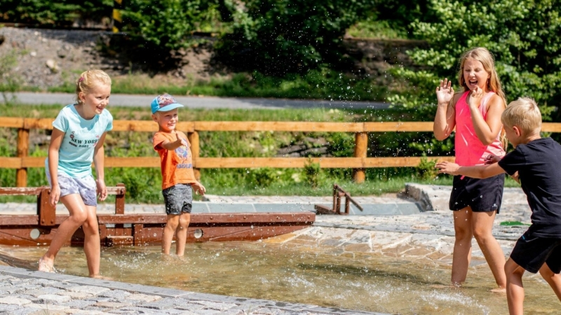 Drachenspielfläche im Resort Hrubá Voda