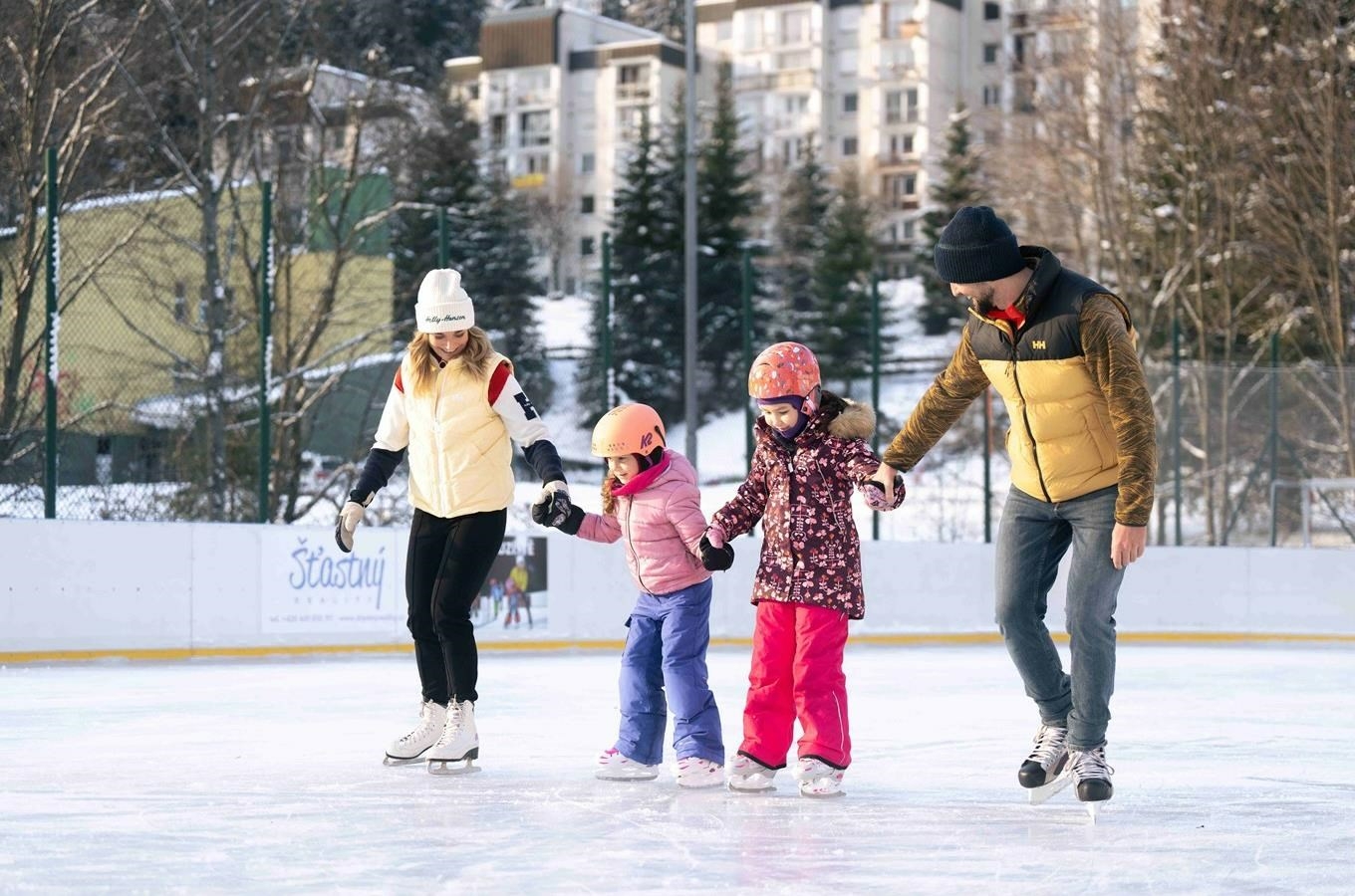 Eislaufen im Riesengebirge: Die besten Eisbahnen für die ganze Familie