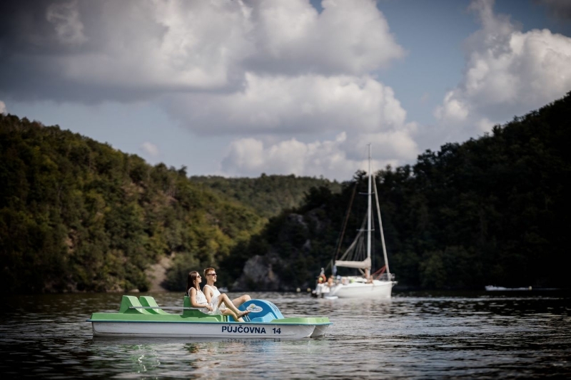 Bootsfahrt auf dem Stausee Slapy