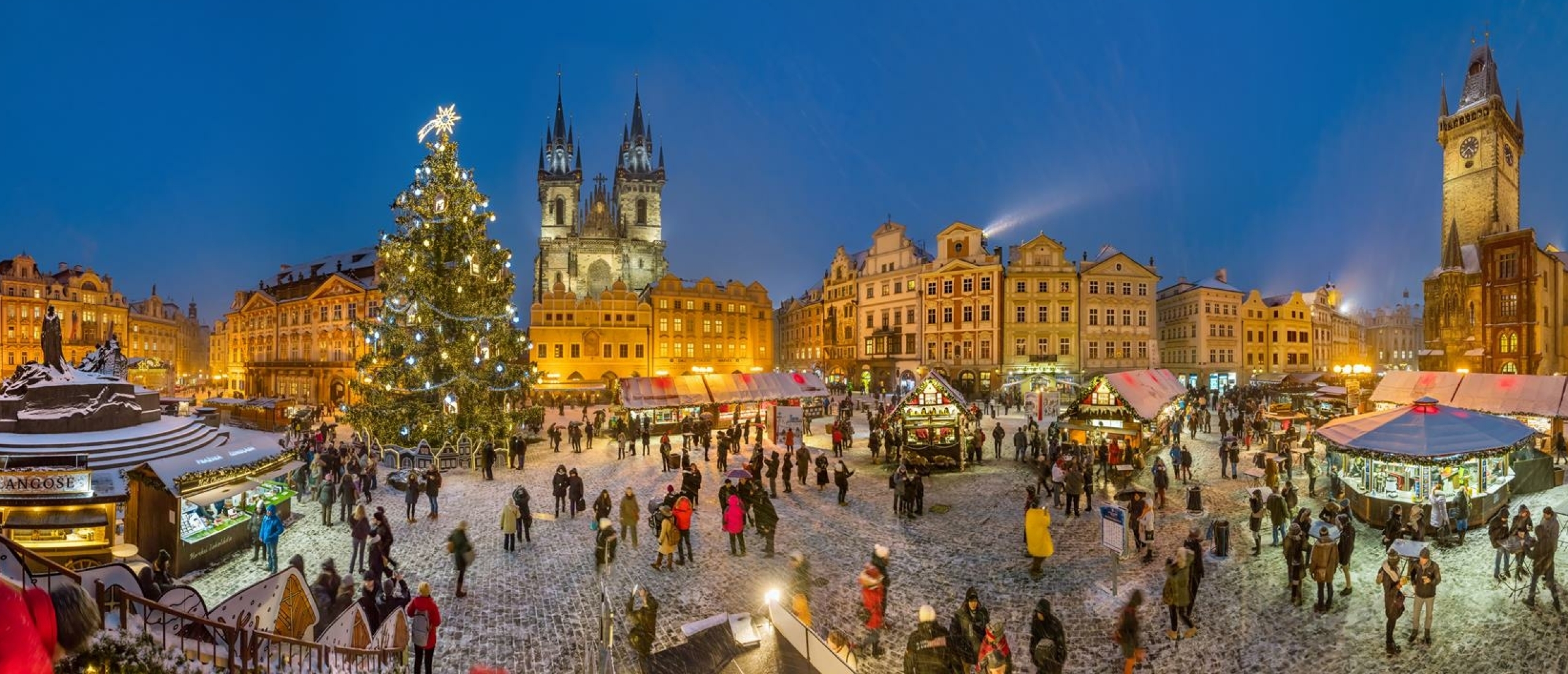 Essen und Trinken auf dem tschechischen Weihnachtsmarkt