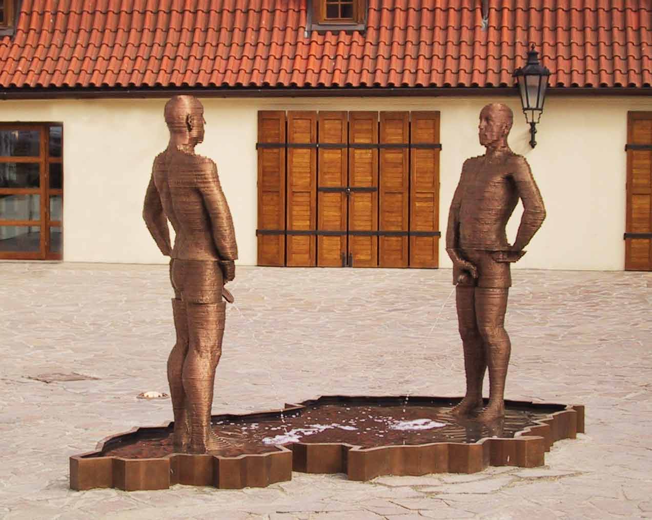 David Černý uit Praag, bijzondere sculpturen
