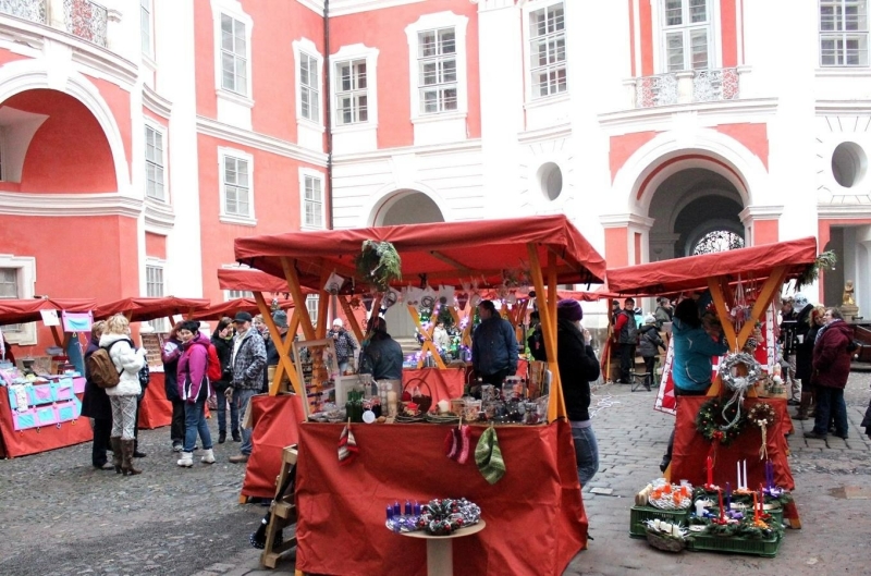 Adventsmarkt in het Broumov-klooster