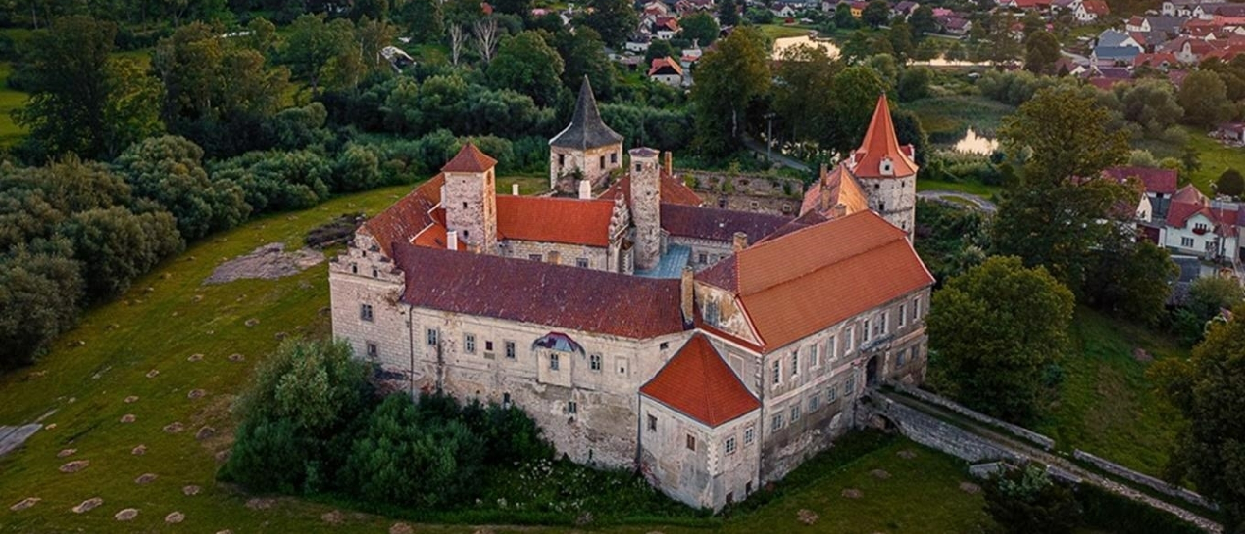 Kasteel Červená Řečice: een vergeten renaissanceparel in Vysočina