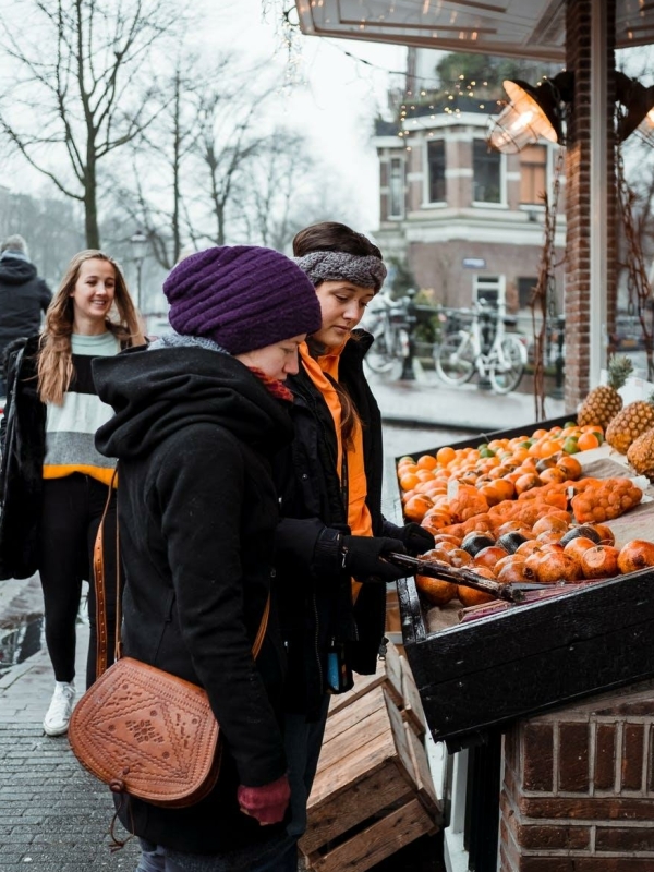 Street vendor and customer