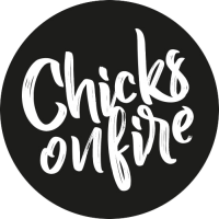 chicks on fire zwart