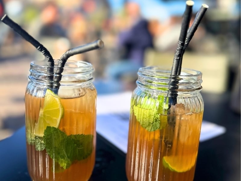 fresh-lemonade-op-het-terras