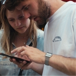 meekijken met hoofdtelefoon