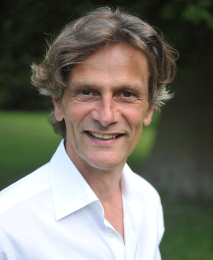 Wie is Huib Zeevenhooven