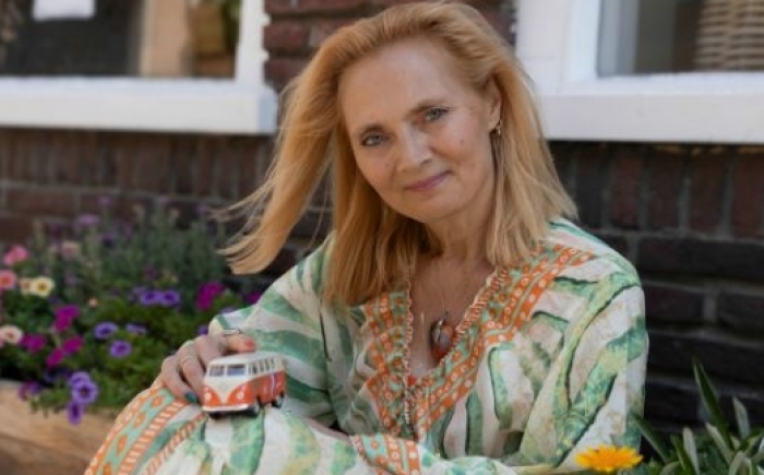 brigitte-negatieve stemmen in de bus