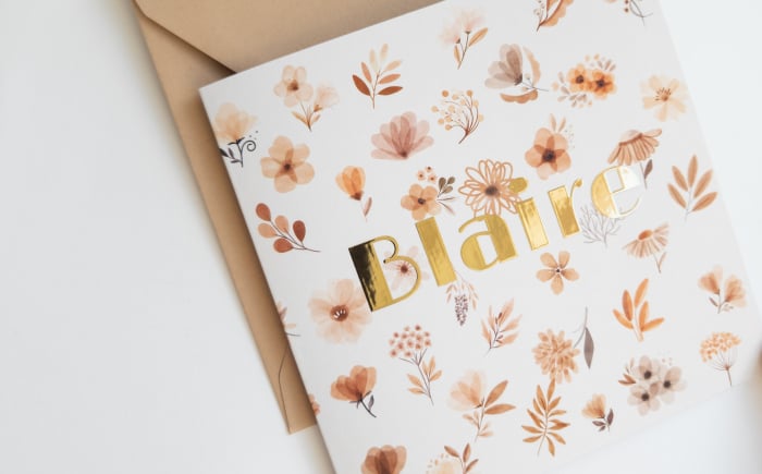 Blaire vierkant geboortekaartje meisje met goudfolie droogbloemen print alleen kaartje voorkant zon