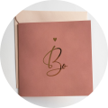 Bo vierkant geboortekaartje meisje met goudfolie en roze velvet velours fluweel look met envelop