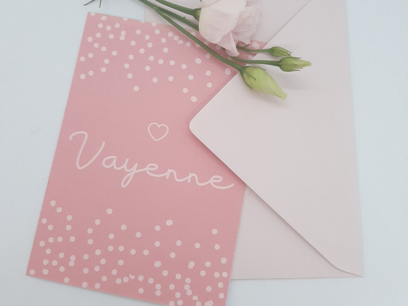 budget geboortekaartje roze met confetti vayenne