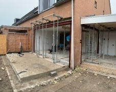 Aanbouw achterkant en zijkant woning