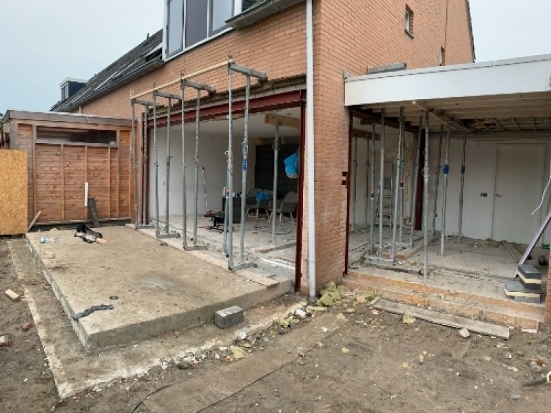 Aanbouw achterkant en zijkant woning