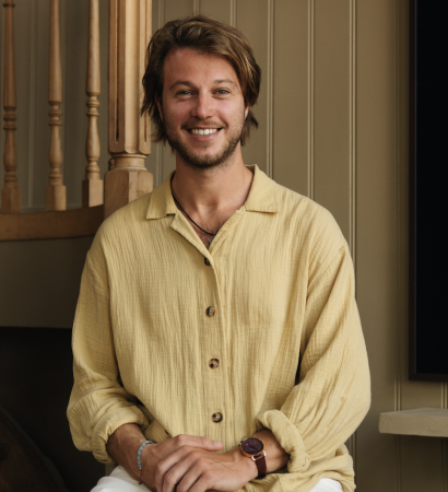 corporate breathwork instructor Yves van Veen