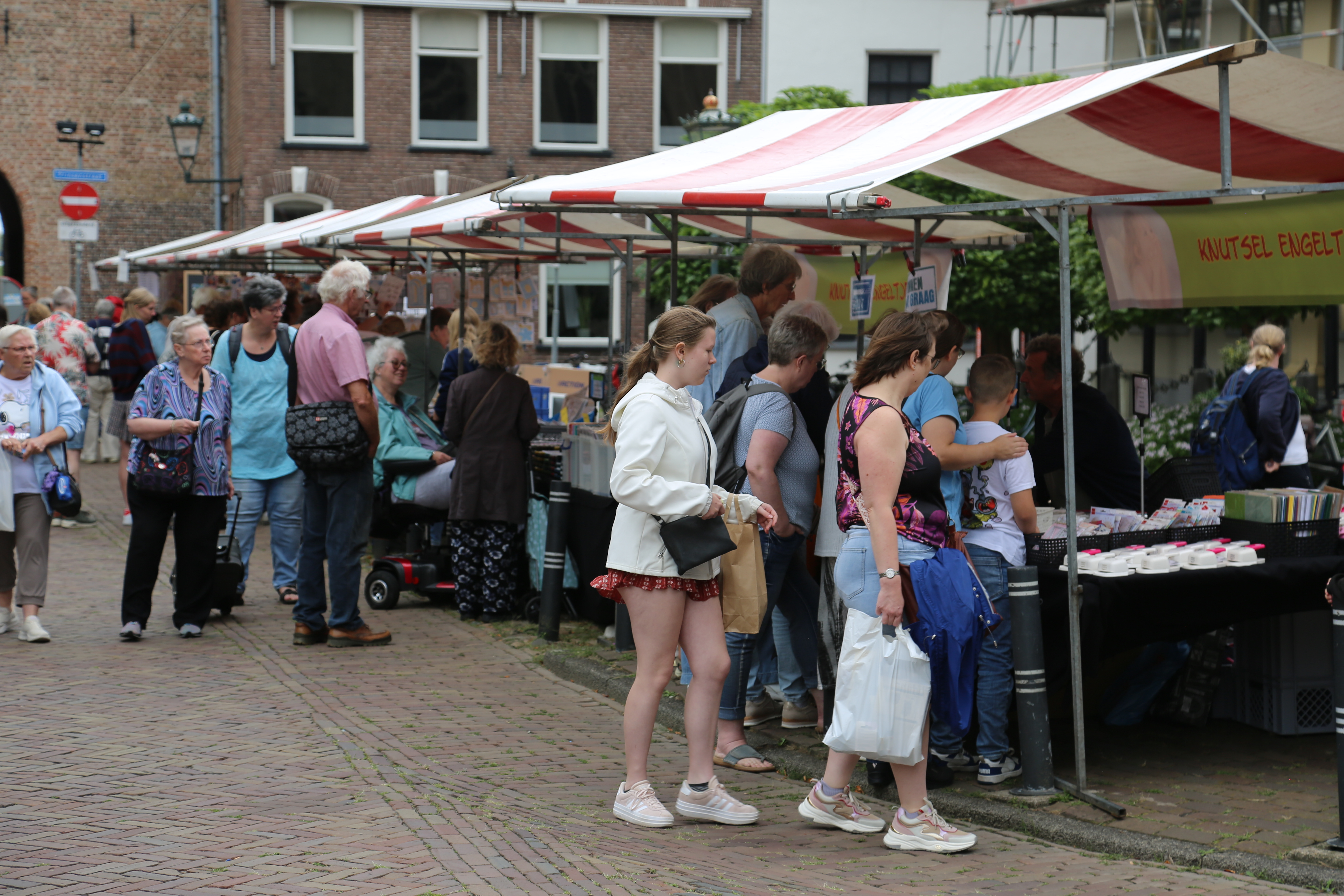 Buitenstands tijdens Creaspektakel