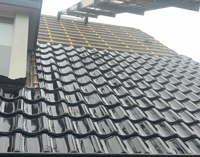 Pannendaken vervangen met keramische betonnen dakpannen