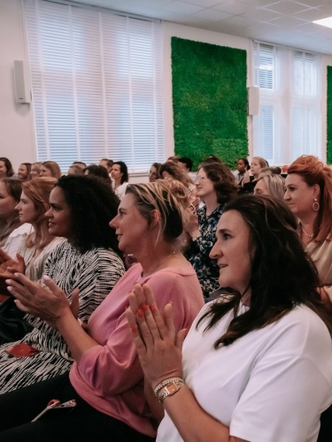 Keynote diversiteit en inclusie, keynote diversity & inclusion, spreker over inclusie, spreker over vrouwen quotum, spreker internationale vrouwendag