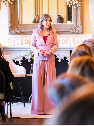 Keynote spreker vrouweljik leiderschap, authentiek leiderschap, female leaders