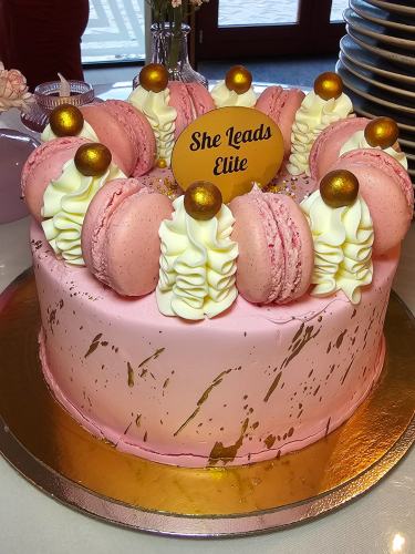 She Leads Elite taart