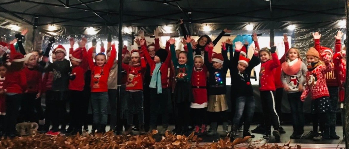 Dansstudio24 optreden op de kerstmarkt in Geldermalsen - 2019