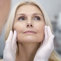 Botox tegen tandenknarsen en kaakklemmen door ontspanning van de kaakspieren