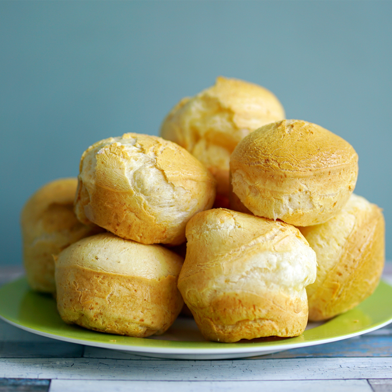 Braziliaanse kaasbroodjes vierkant - Marije Bakt Brood