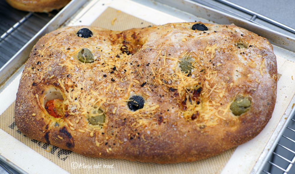 Gebakken focaccia met kruidenolie à la Robèrt - Marije Bakt Brood