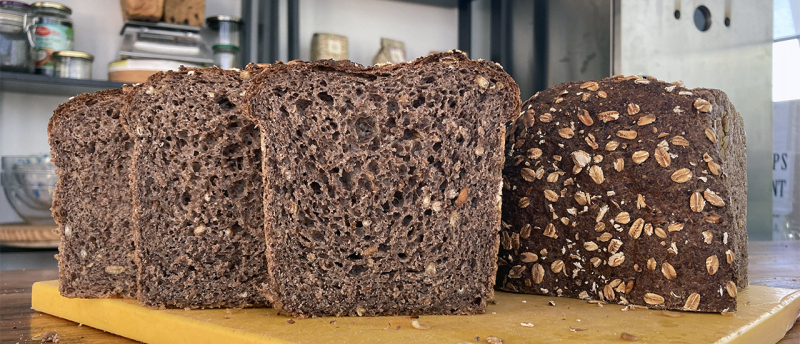 Header volkoren meergranenbrood - Marije Bakt Brood meergranen volkorenbrood